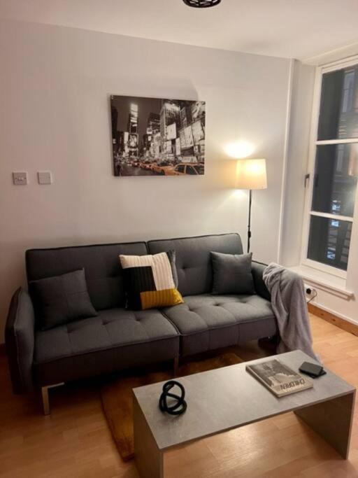Trendy One Bedroom Apartment Glasgow Bagian luar foto